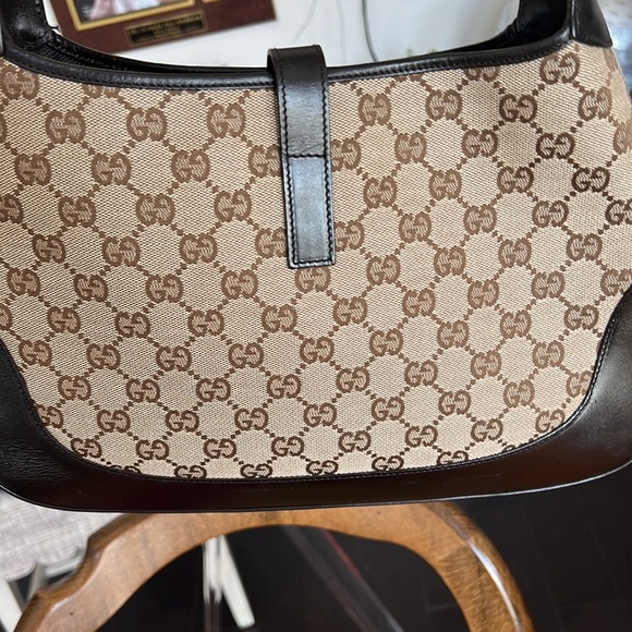 Small classic Gucci hand bag. Brown leather trim. - Picture 4 of 9